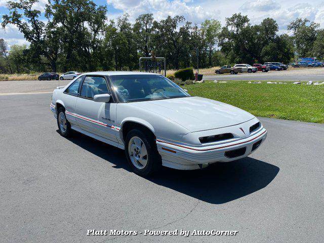 Pontiac-gran-prix-1995-white-8