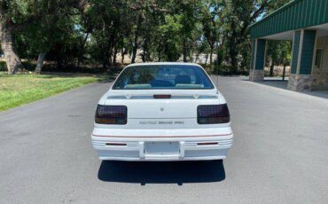 Pontiac-gran-prix-1995-white-9