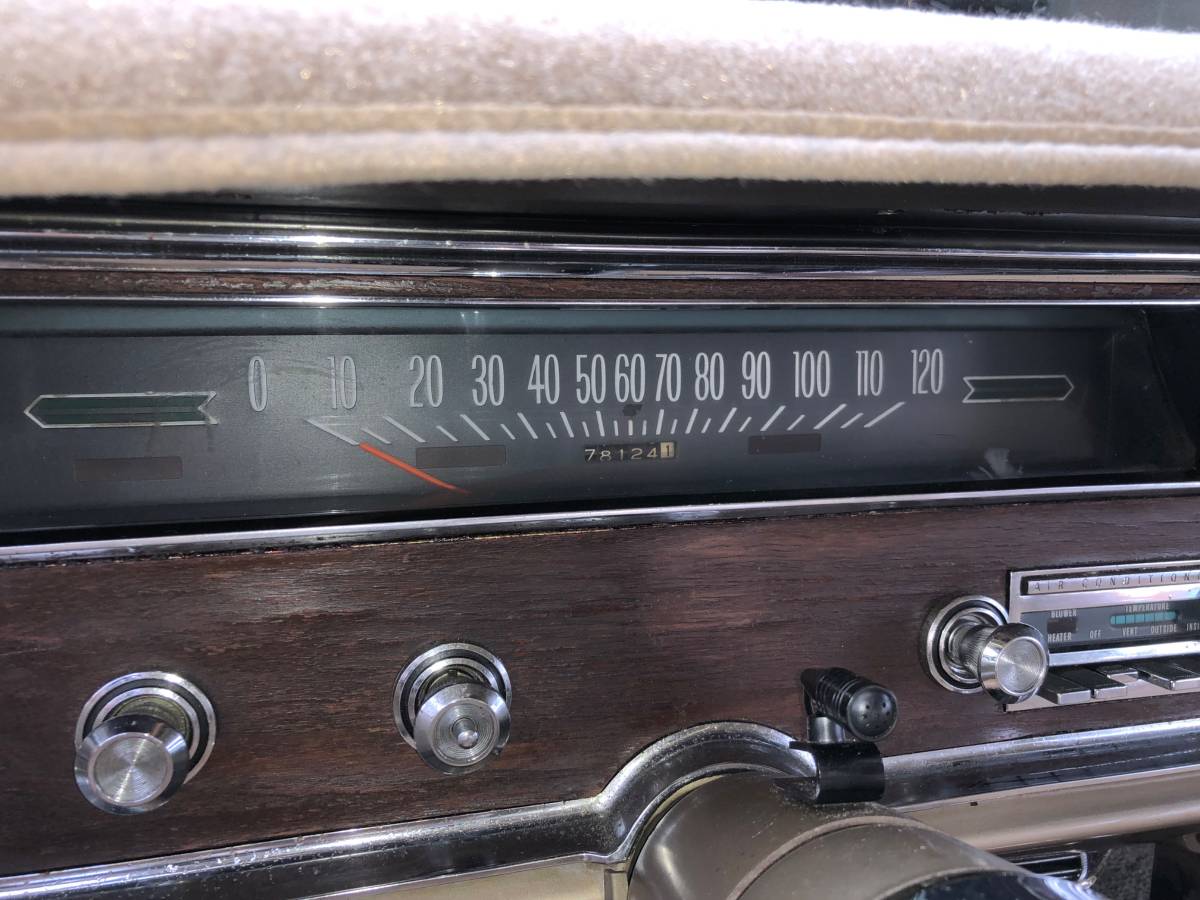 Pontiac-grand-prix-1966-18