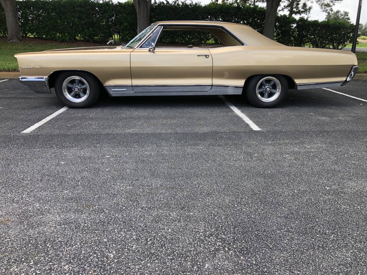 Pontiac-grand-prix-1966-3