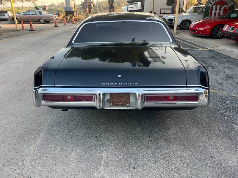 Pontiac-grand-prix-1969-1