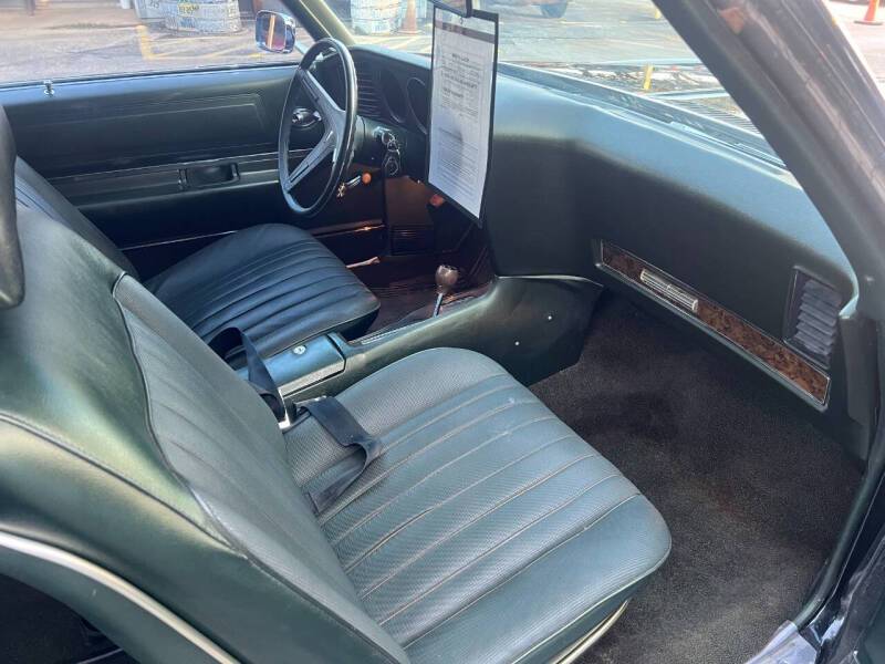 Pontiac-grand-prix-1969-18