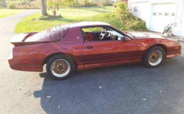 Pontiac-gta-v8-1987-red-2