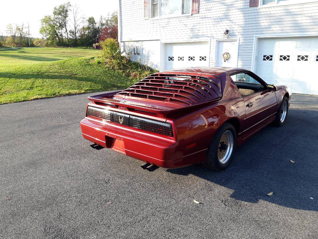Pontiac-gta-v8-1987-red-3