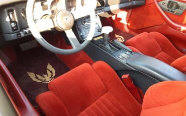 Pontiac-gta-v8-1987-red-4