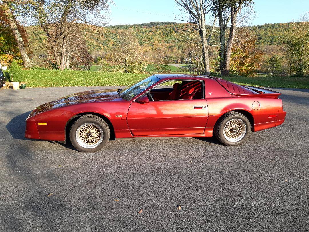 Pontiac-gta-v8-1987-red
