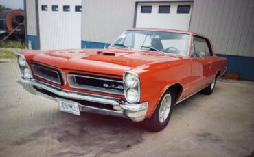 Pontiac-gto-1965-red-21