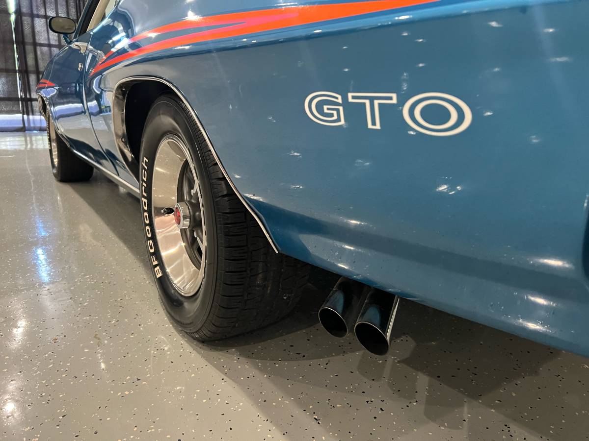 Pontiac-gto-1972-blue-14