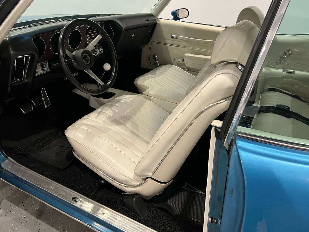 Pontiac-gto-1972-blue