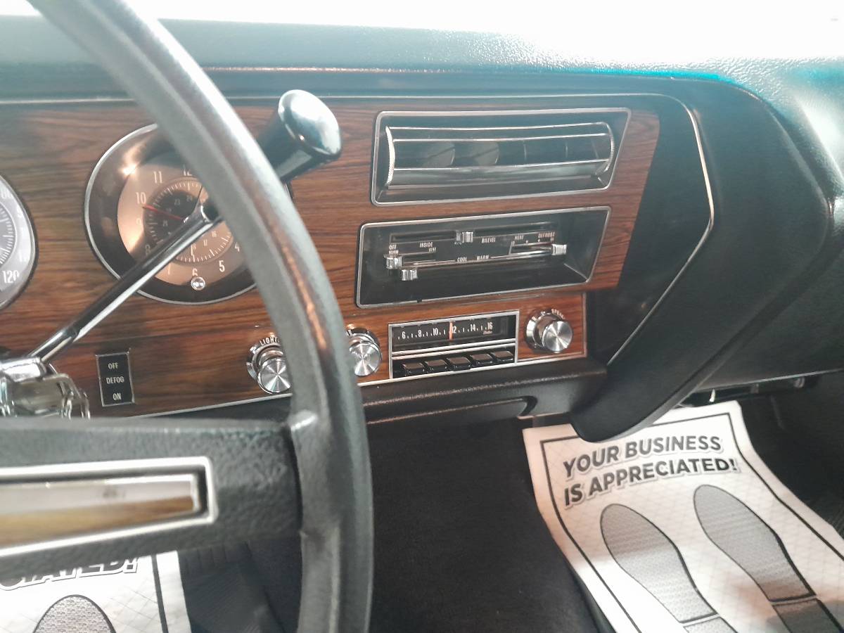 Pontiac-luxury-lemans-1972-2