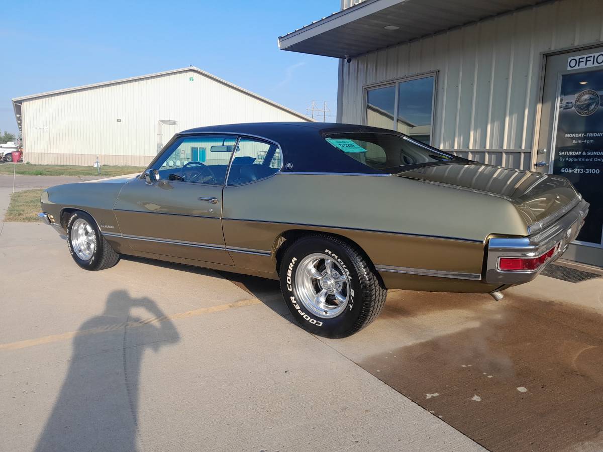 Pontiac-luxury-lemans-1972-21