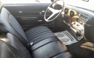Pontiac-luxury-lemans-1972-4