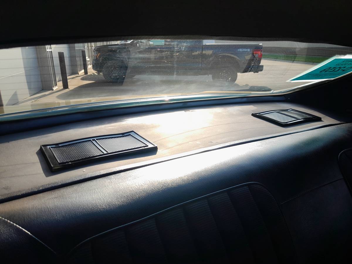 Pontiac-luxury-lemans-1972-7