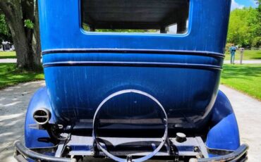 Pontiac-sedan-1928-blue-1