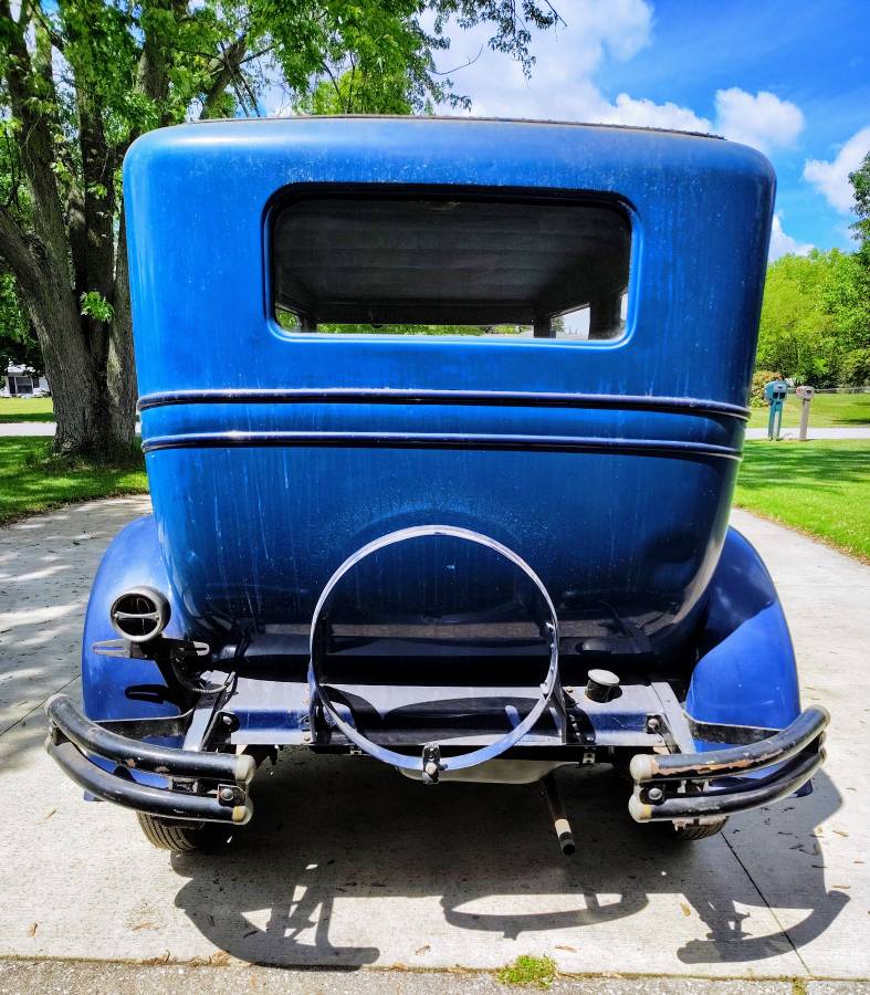 Pontiac-sedan-1928-blue-1