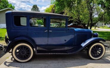 Pontiac-sedan-1928-blue-2