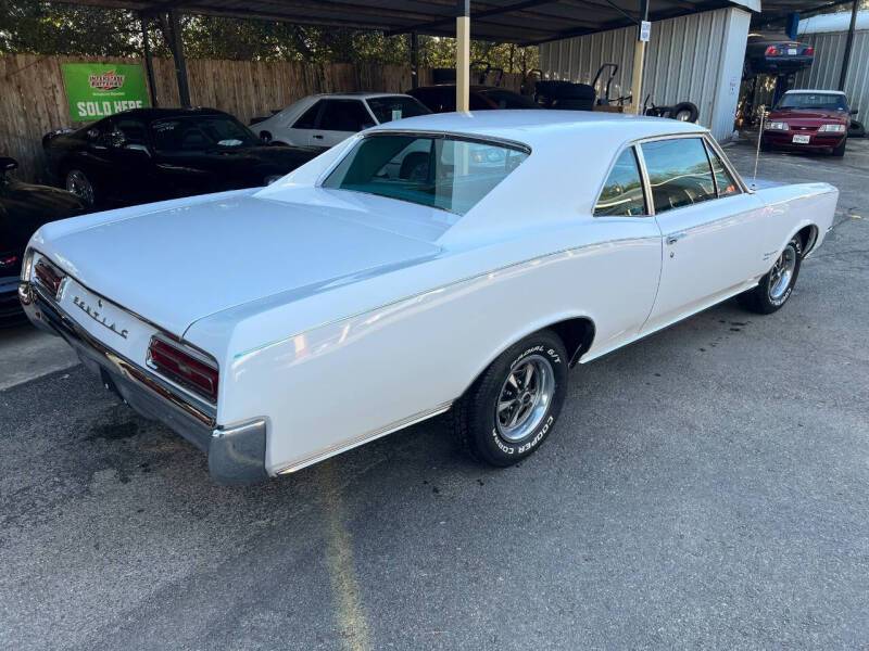 Pontiac-tempest-1967-white-2
