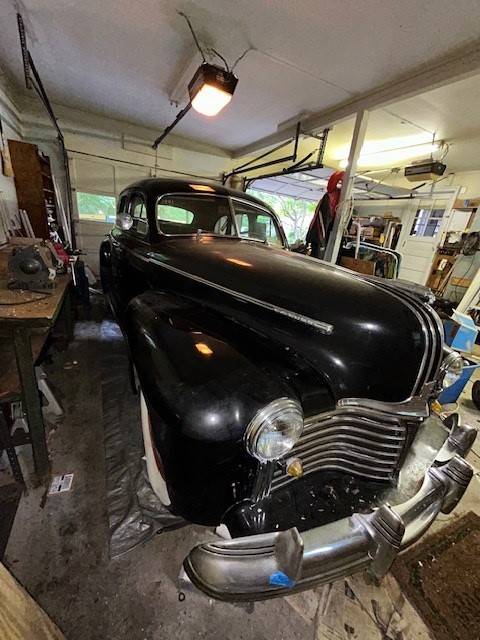 Pontiac-torpedo-1941-black-2