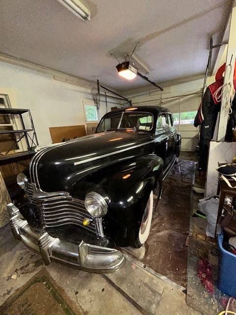 Pontiac-torpedo-1941-black-4