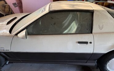 Pontiac-trans-am-1983-white-2