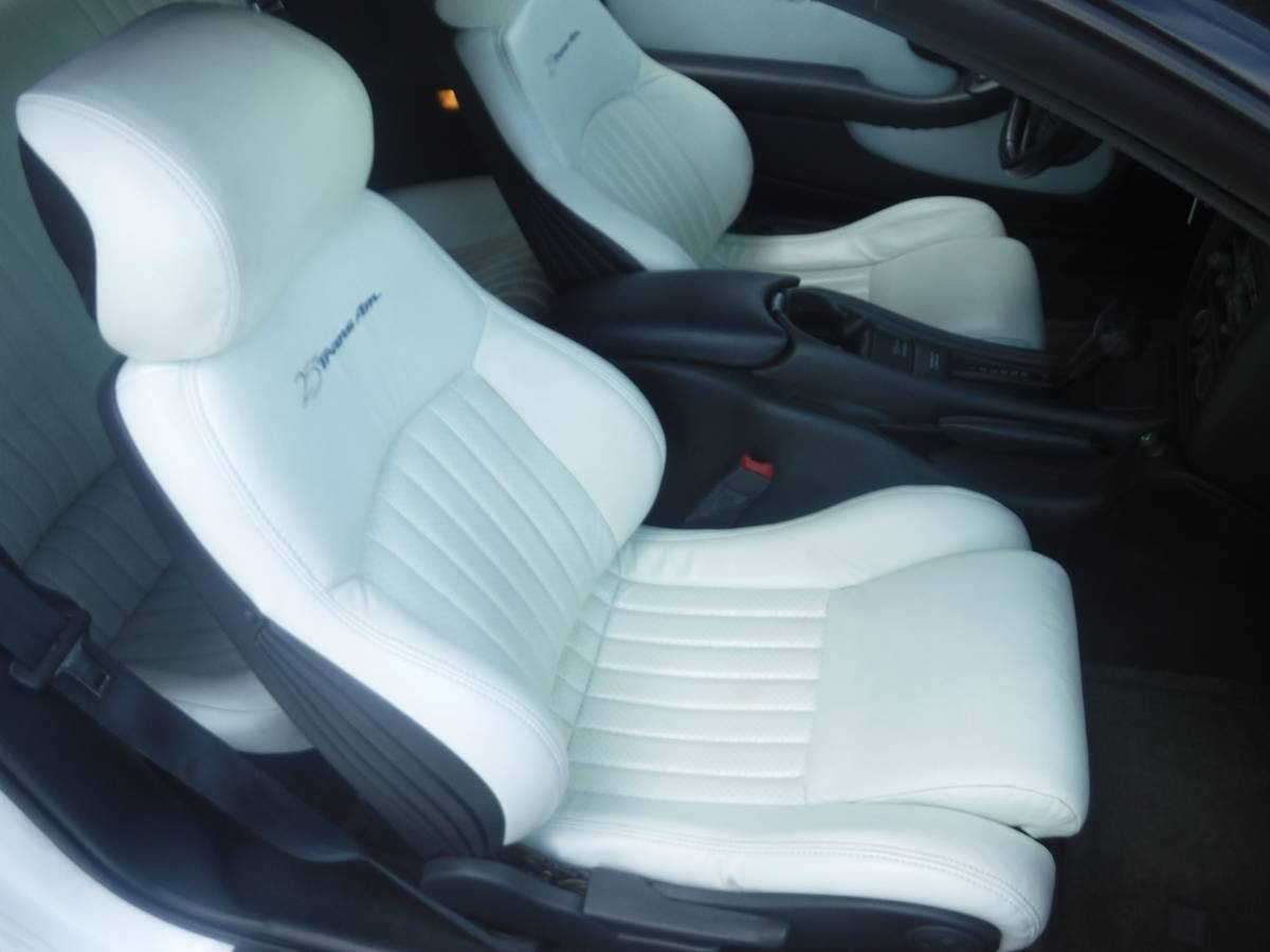 Pontiac-trans-am-covertible-1994-white-16