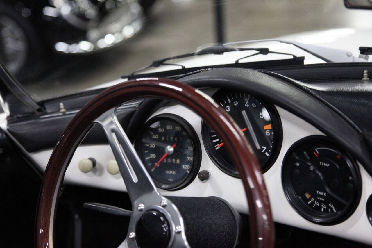 Porsche-356-1978-Convertible-37