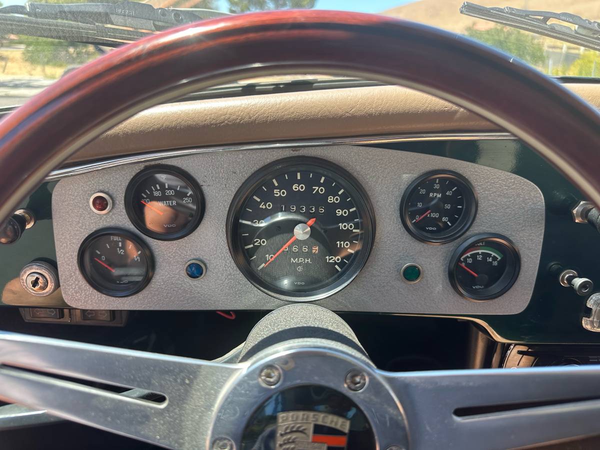 Porsche-356-coupe-replica-1971-23