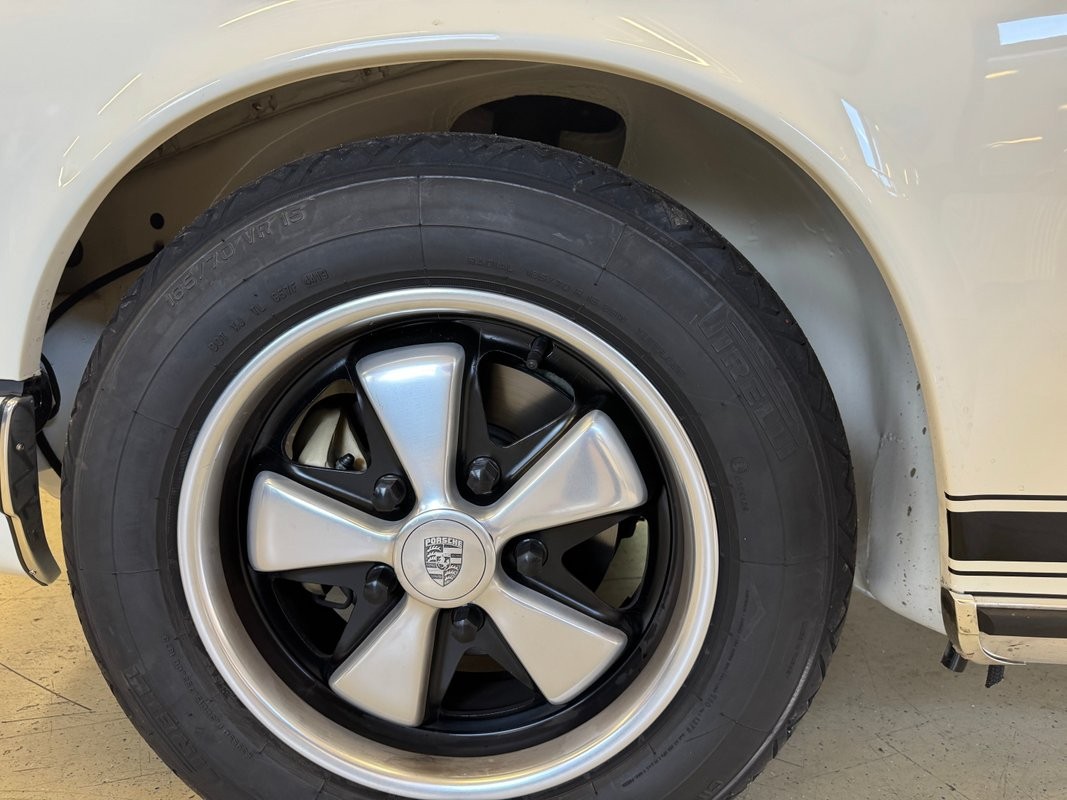 Porsche-911-1969-16