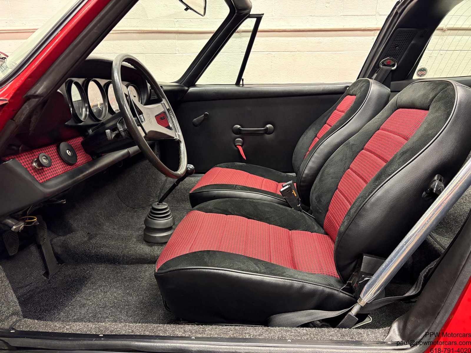 Porsche-911-1973-Targa-35