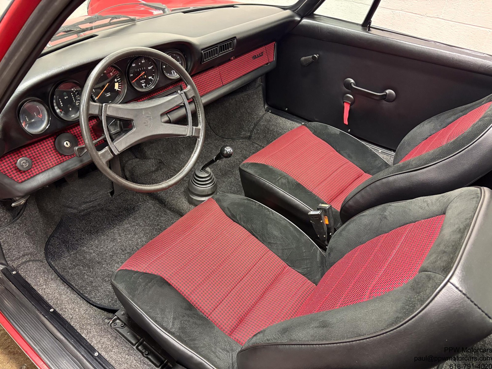 Porsche-911-1973-Targa-36