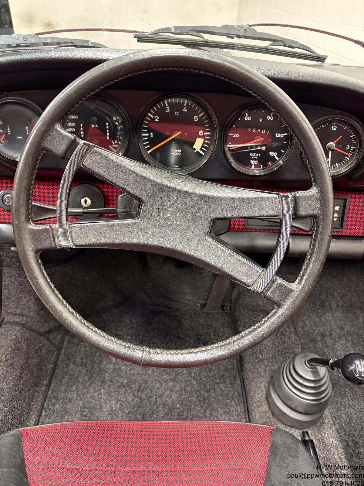 Porsche-911-1973-Targa-39