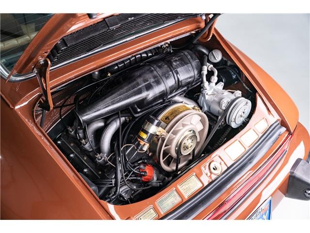 Porsche-911-1974-Coupe-21