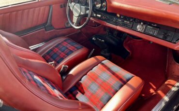 Porsche-911-1976-18