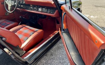 Porsche-911-1976-22