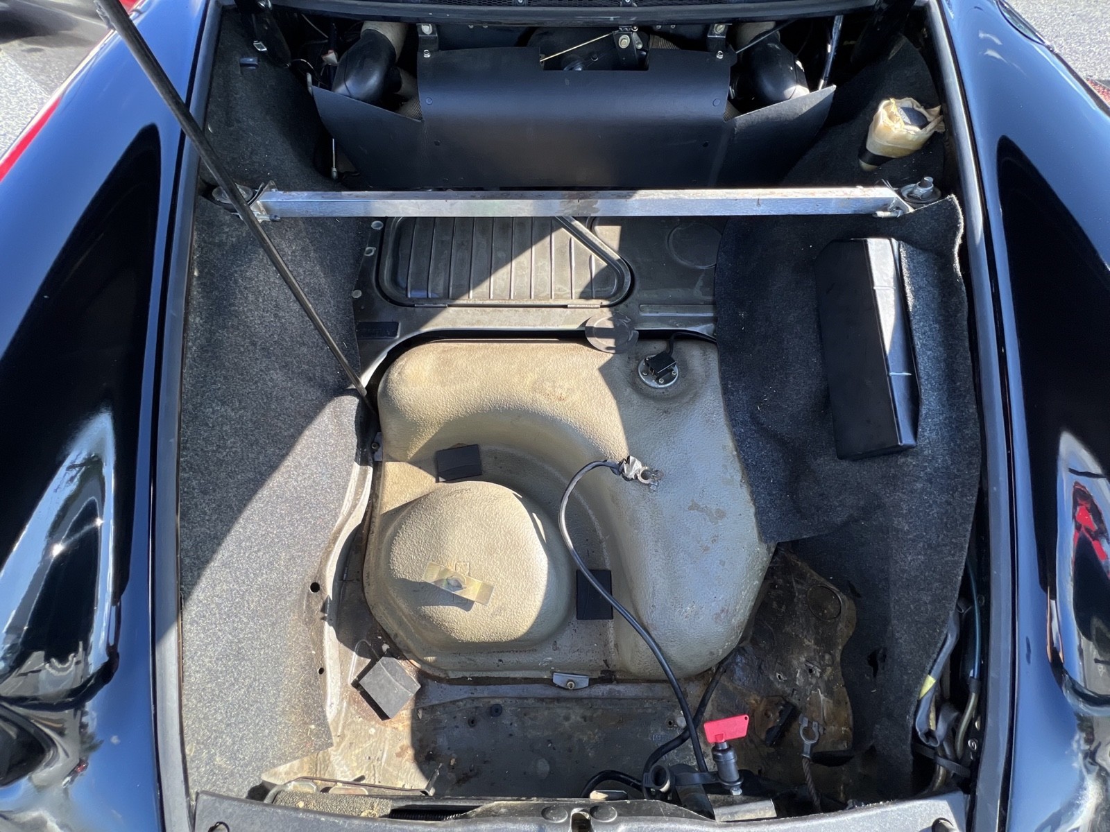 Porsche-911-1976-26