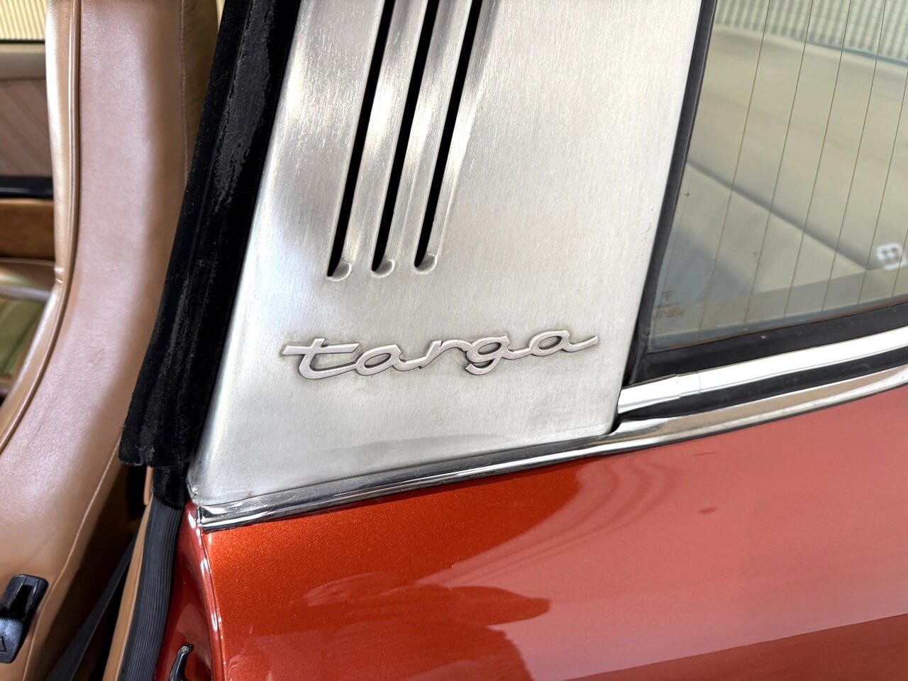 Porsche-911-1976-Classic-Car-24