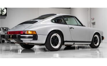 Porsche-911-1976-Coupe-11