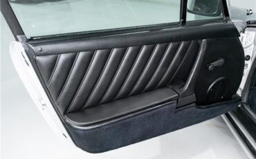 Porsche-911-1976-Coupe-14