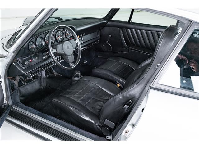 Porsche-911-1976-Coupe-15