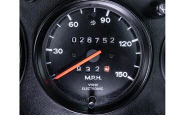 Porsche-911-1976-Coupe-16