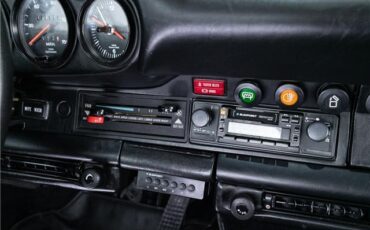 Porsche-911-1976-Coupe-19