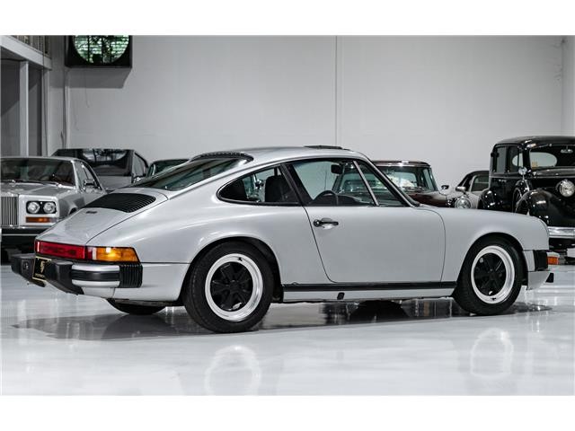 Porsche-911-1976-Coupe-4
