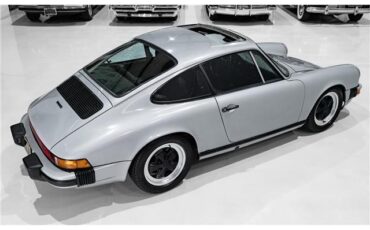 Porsche-911-1976-Coupe-9