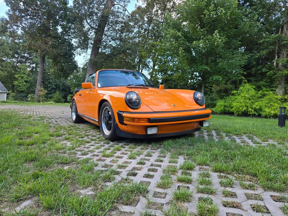 Porsche-911-1977-orange