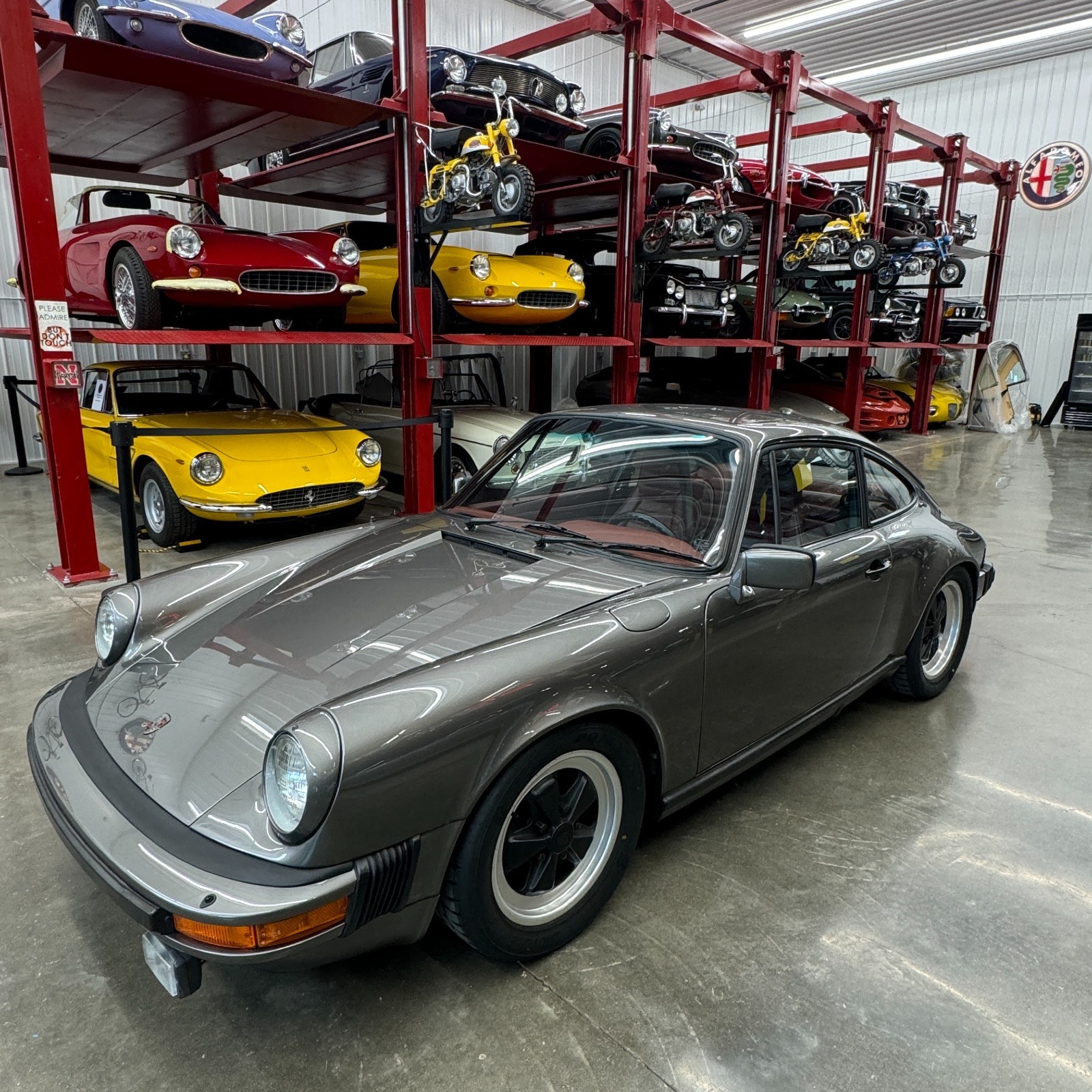 Porsche-911-1982-Coupe-1