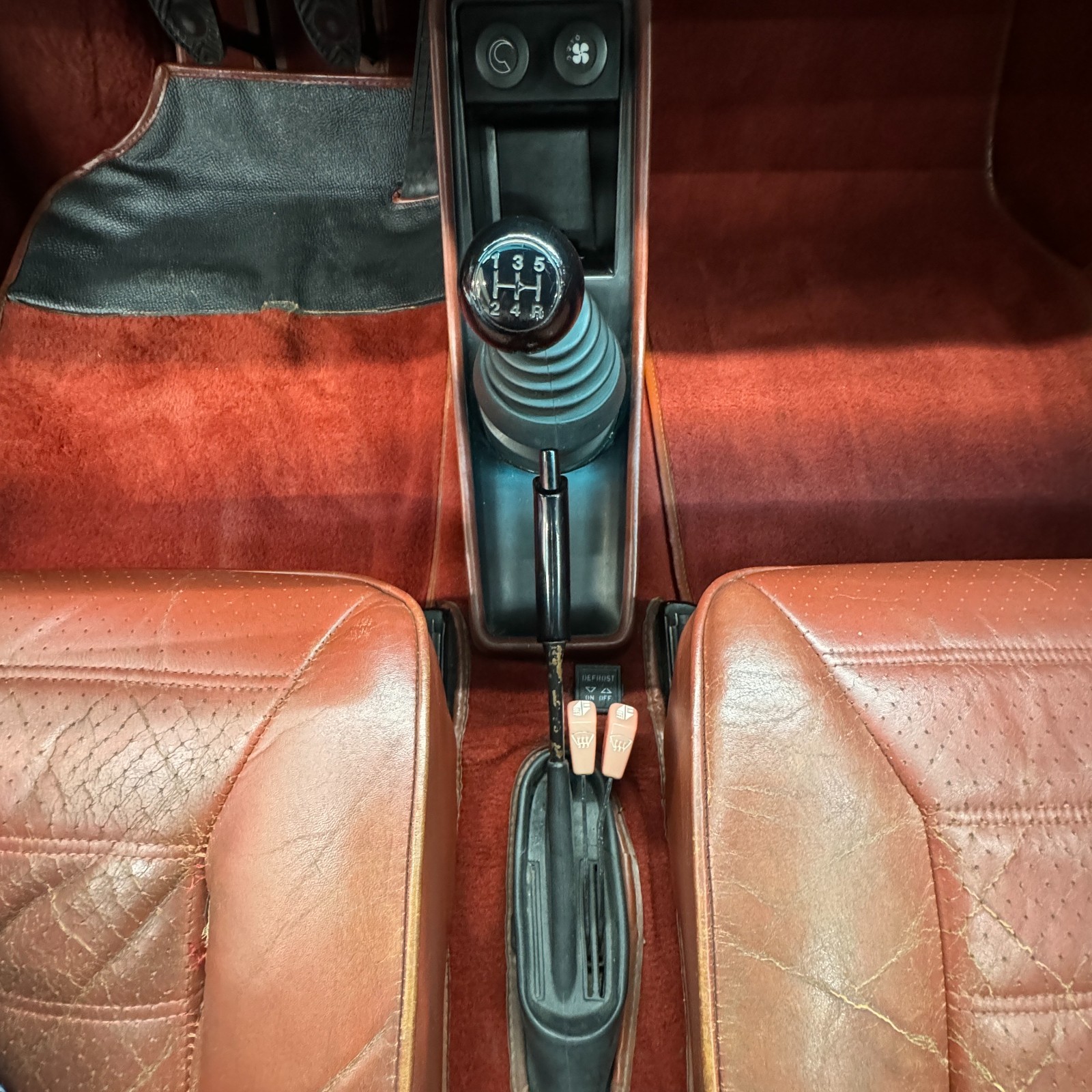 Porsche-911-1982-Coupe-10