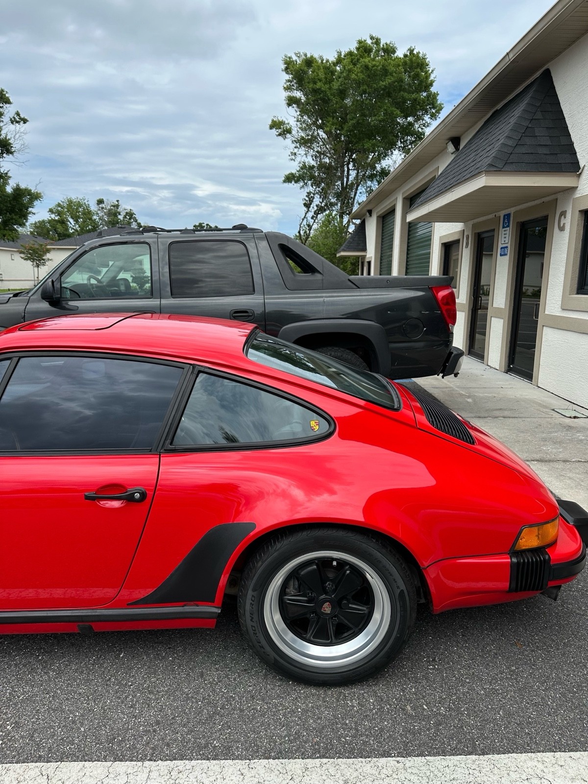Porsche-911-1982-Coupe-10