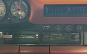 Porsche-911-1982-Coupe-11