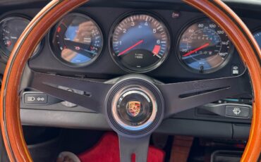 Porsche-911-1982-Coupe-26