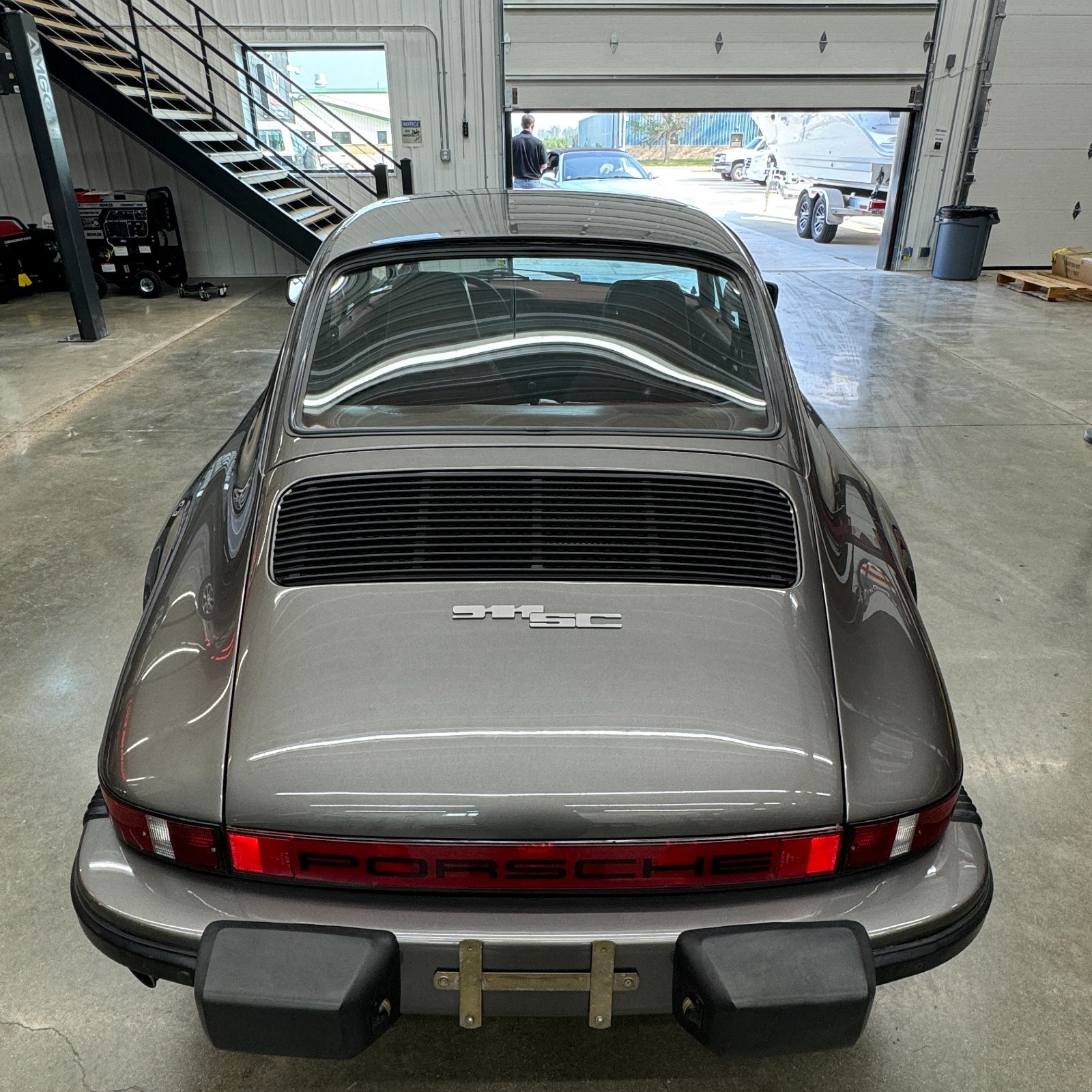 Porsche-911-1982-Coupe-3